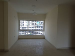 Room in 3 BHK Apartment at Prestige Siesta, Mulund West – for Rent