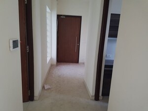 Room in 3 BHK Apartment at Prestige Siesta, Mulund West – for Rent