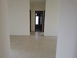 Room in 3 BHK Apartment at Prestige Siesta, Mulund West – for Rent
