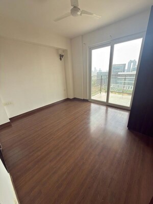 Room in 3 BHK Apartment at Conscient Heritage One, Sector 62 – for Rent