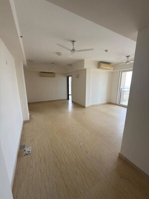 Room in 3 BHK Apartment at Conscient Heritage One, Sector 62 – for Rent