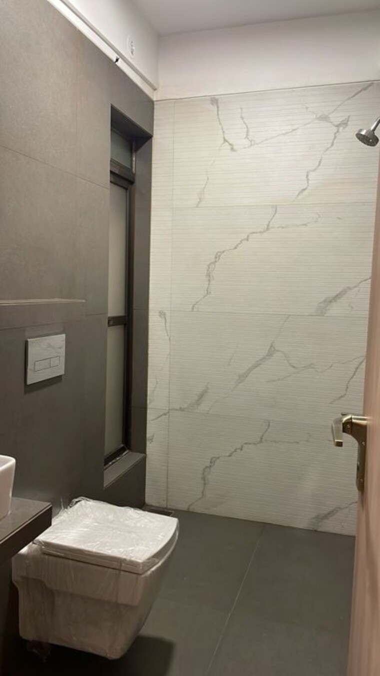 Bathroom, tharwani-majestic-towers 3 Bedroom 1050 Sq.Ft. Apartment In Kalyan West Thane 10485073
