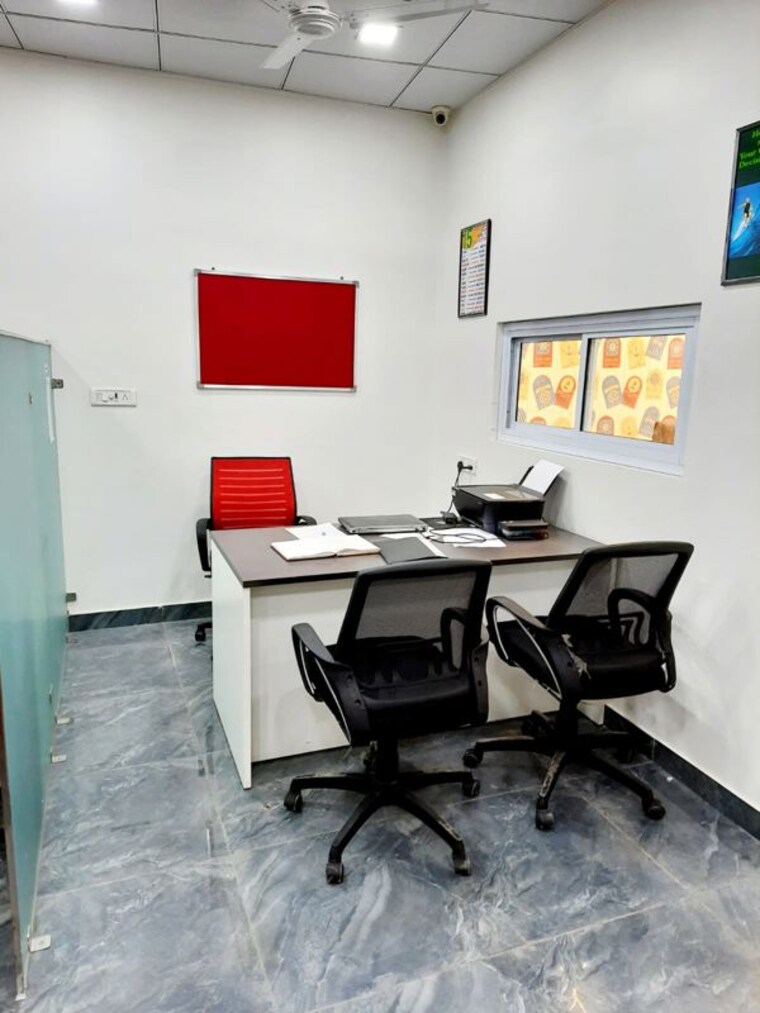 Team Area, netaji subhash place Commercial Office Space 1600 Sq.Ft. In Netaji Subhash Place Delhi 10485116