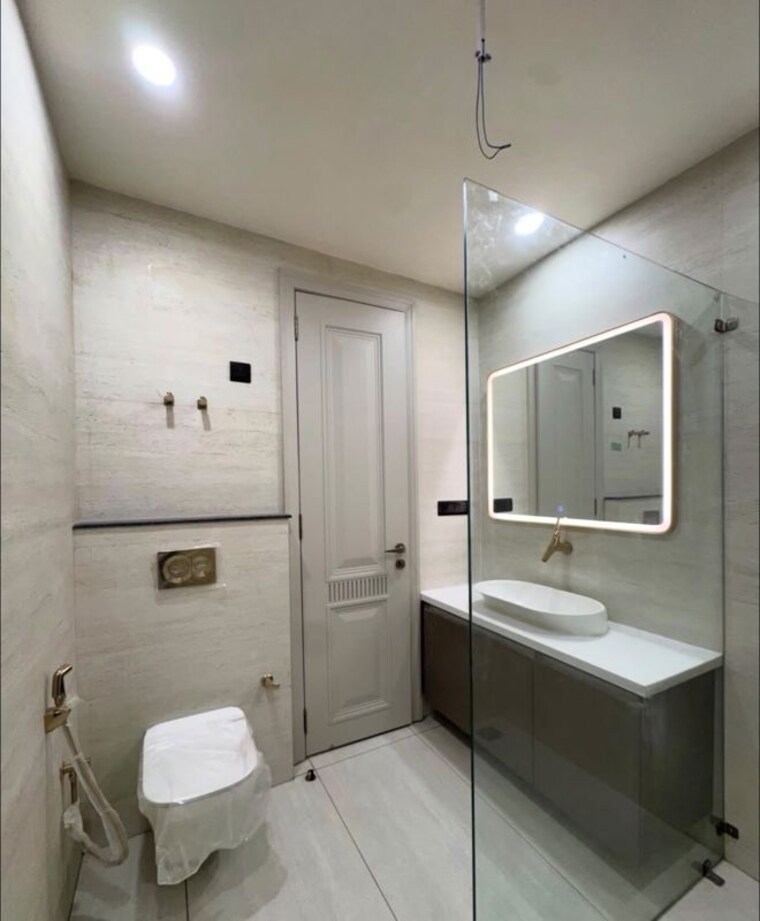 Bathroom, new industrial township 5 3 Bedroom 250 Sq.Yd. Builder Floor In New Industrial Township 5 Faridabad 10485131