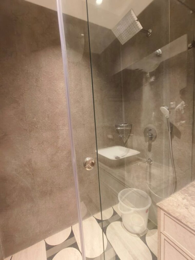 Bathroom, green park 2 Bedroom 150 Sq.Yd. Builder Floor In Green Park Delhi 10485149