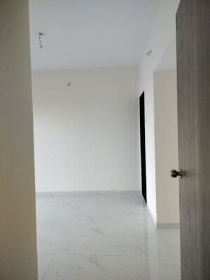 Room in 1 BHK Apartment at Anant Metropolis Insignia Towers, Kasarvadavali – for Rent