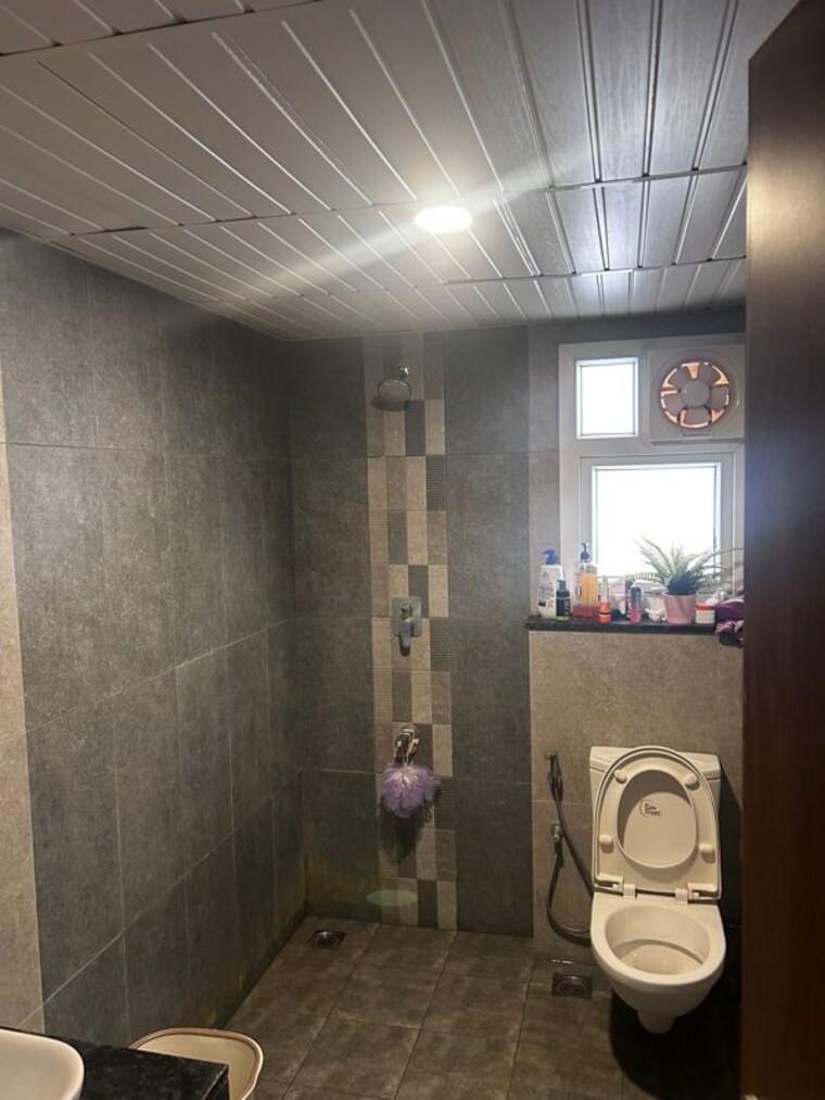 Bathroom, prestige-tranquil 3 Bedroom 1769 Sq.Ft. Apartment In Kokapet Hyderabad 10485144