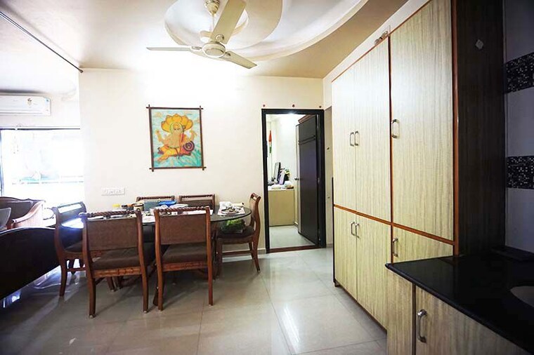 Living Room, naranpura 3 Bedroom 170 Sq.Yd. Apartment In Naranpura Ahmedabad 10485175
