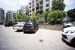 Parking in 3 BHK Apartment at Naranpura – for Sale