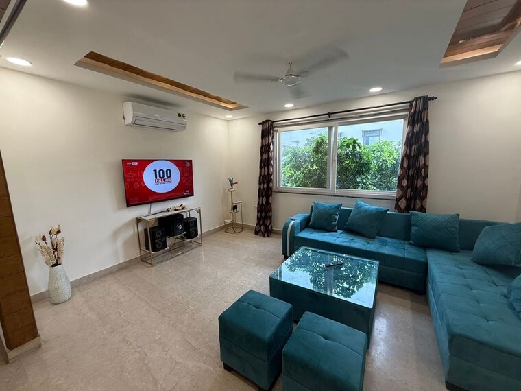Living Room, palam vihar 4 Bedroom 300 Sq.Yd. Builder Floor In Palam Vihar Gurgaon 10485197