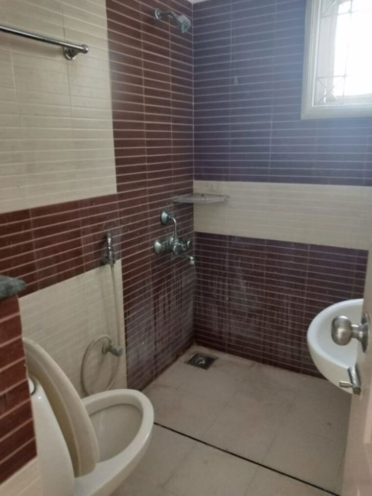 Bathroom, secunderabad 3 Bedroom 1220 Sq.Ft. Apartment In Secunderabad Hyderabad 10485154