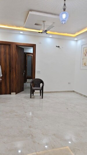 Parking in 3 BHK Builder Floor at Mahindra Enclave – for Sale