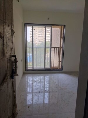 Room in 1 BHK Apartment at Metropolis Bayside, Kasarvadavali – for Rent