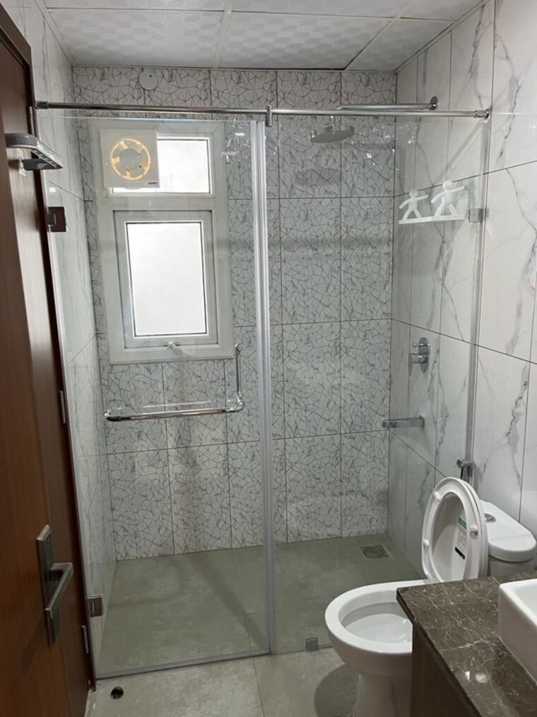 Bathroom, central-park-flower-valley-aqua-front-towers 3 Bedroom 915 Sq.Ft. Apartment In Sohna Sector 33 Gurgaon 10485246