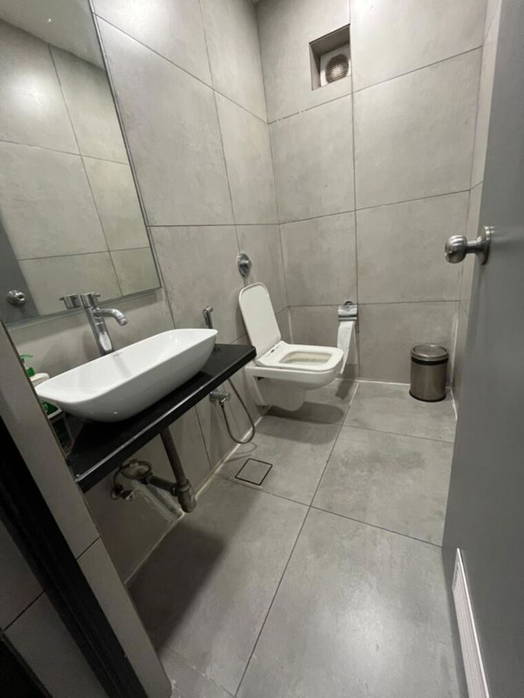 Bathroom, wadhwa-the-capital Commercial Office Space 3090 Sq.Ft. In Bandra East Mumbai 10485250