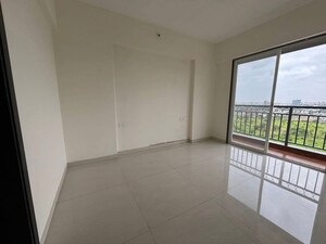 Room in 3 BHK Apartment at Kamgar Putala Vasahat – for Rent