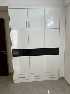 2 BHK Apartment For Rent in Pyramid Elite