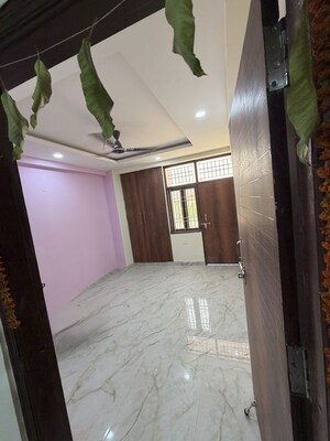 Room in 2 BHK Apartment at Sector 49 – for Rent