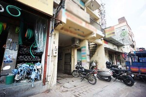  Warehouse For Sale in Isanpur
