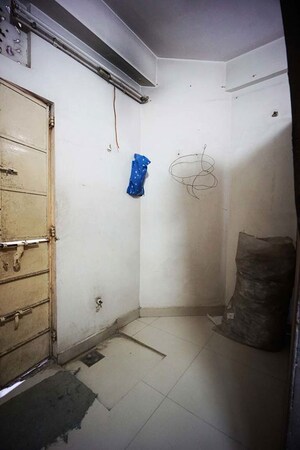 Room in  Warehouse at Isanpur – for Sale