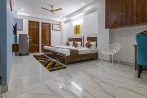 Living Room in 1 BHK Builder Floor at Sector 40 – for Rent