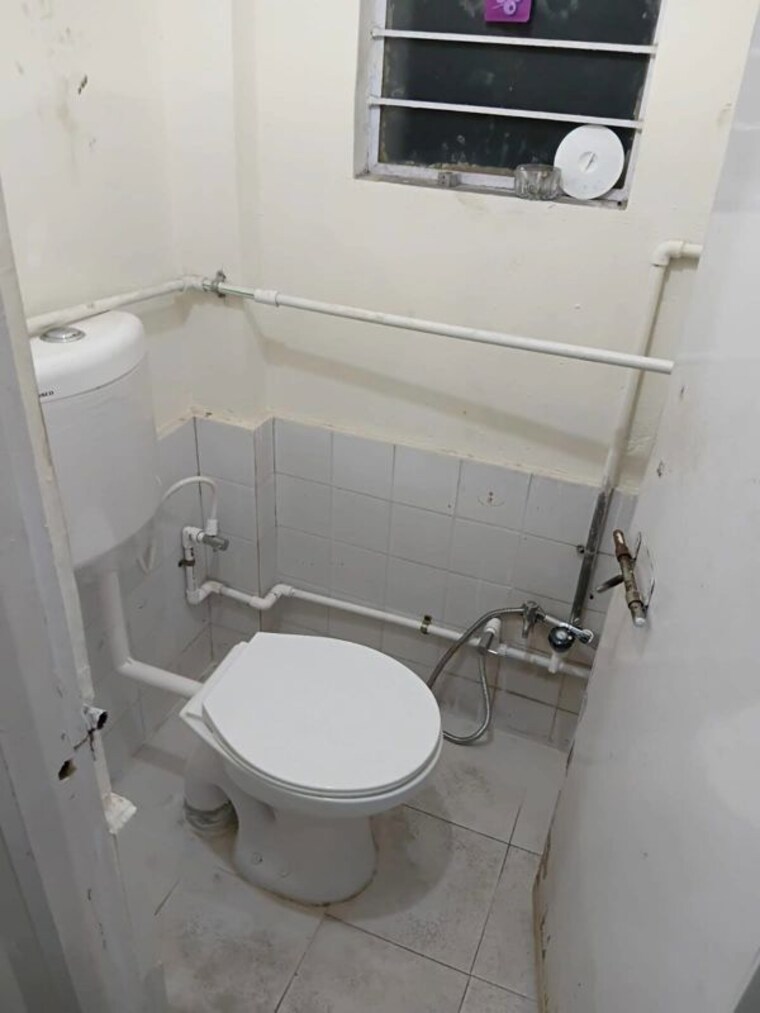 Bathroom, jagdish-nagar-chs 2 Bedroom 800 Sq.Ft. Apartment In Aundh Pune 10485329
