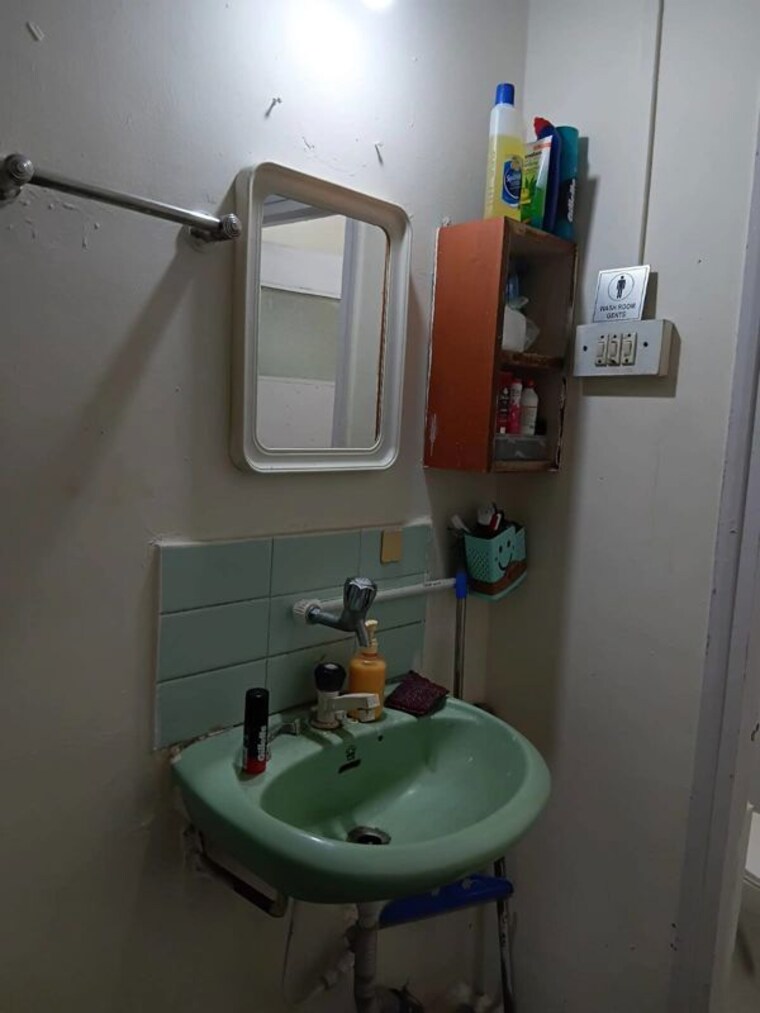 Bathroom, jagdish-nagar-chs 2 Bedroom 800 Sq.Ft. Apartment In Aundh Pune 10485329