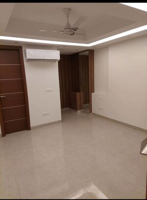 Room in 3 BHK Builder Floor at Greater Kailash I – for Rent