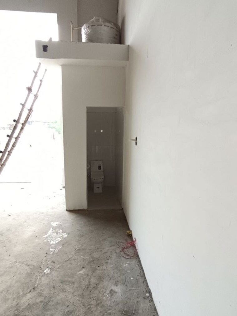 Room, tharike Commercial Warehouse 337 Sq.Yd. In Tharike Ludhiana 10485317