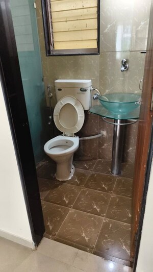 Bathroom in 4 BHK Apartment at SD Astron Tower, Kandivali East – for Rent