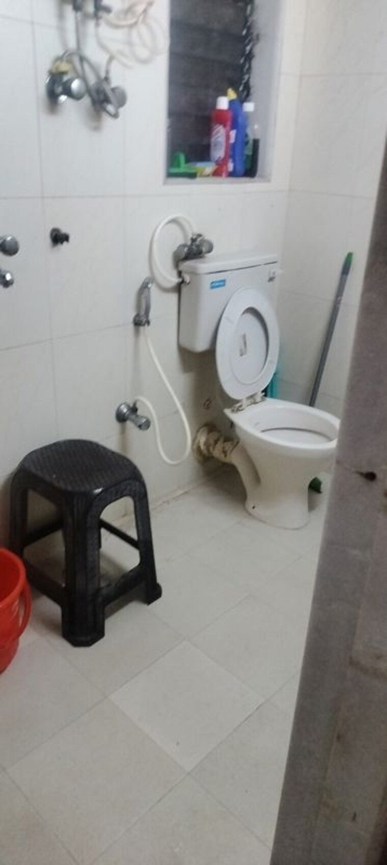 Bathroom, queens-land-apartment 1 Bedroom 450 Sq.Ft. Apartment In Andheri West Mumbai 10485356