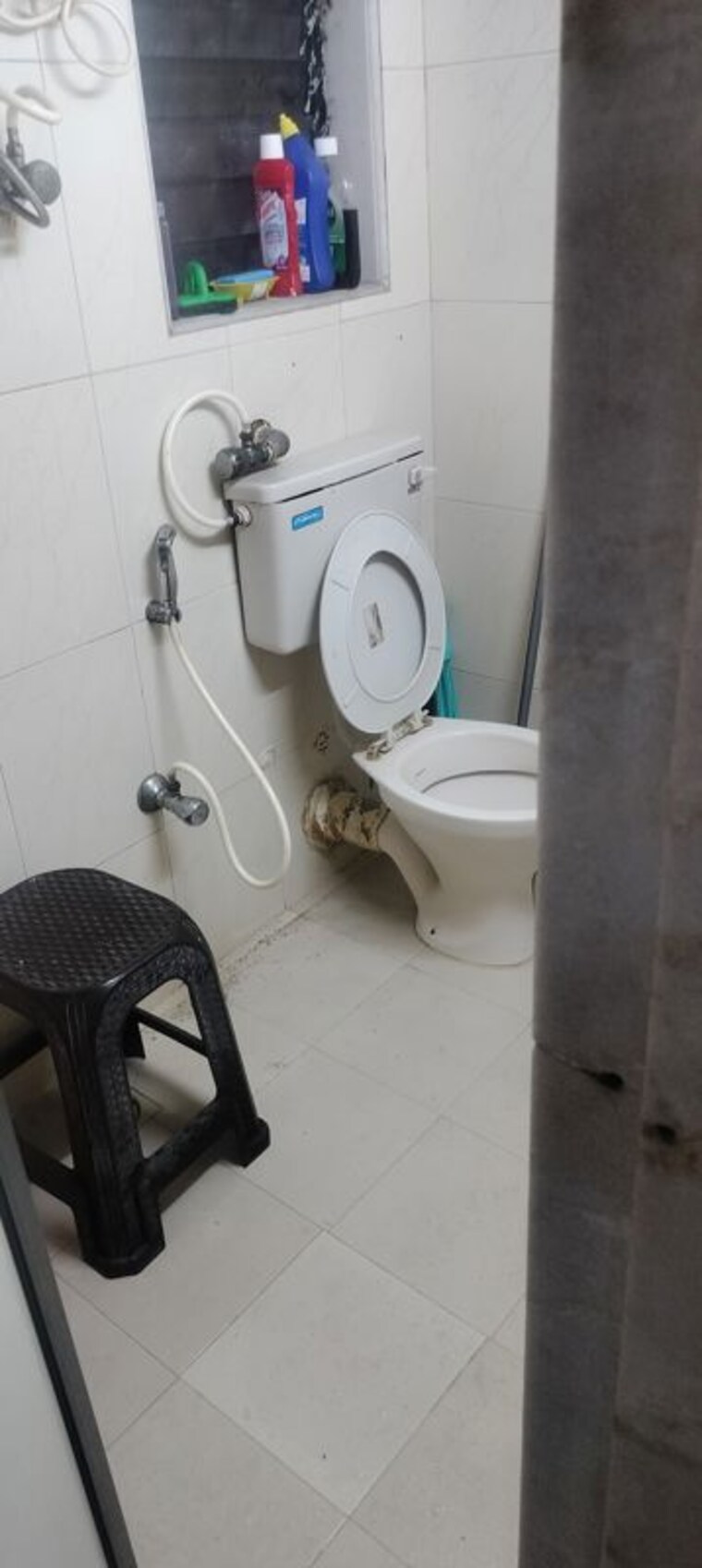 Bathroom, queens-land-apartment 1 Bedroom 450 Sq.Ft. Apartment In Andheri West Mumbai 10485356