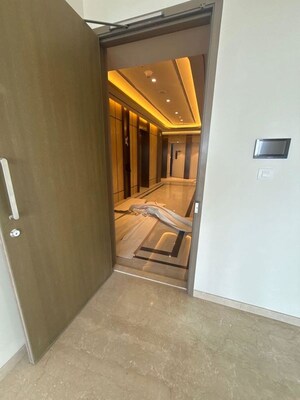 Room in  Office Space at Piramal Mahalaxmi, Mahalaxmi – for Rent