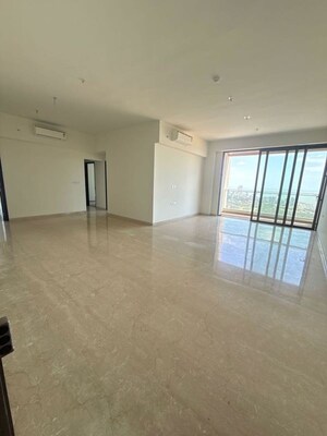 Room in  Office Space at Piramal Mahalaxmi, Mahalaxmi – for Rent