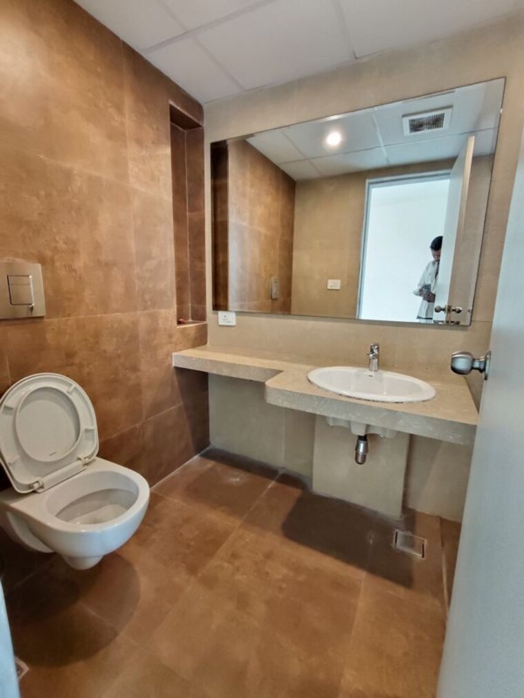 Bathroom, supreme-belmac-residences 3.5 Bedroom 2100 Sq.Ft. Apartment In Kalyani Nagar Pune 10485366