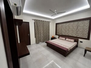 4 BHK Builder Floor For Rent in South City 1