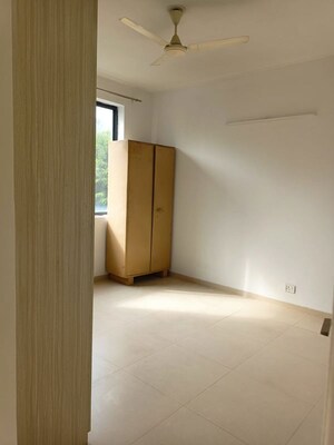 Room in 2.5 BHK Builder Floor at Vatika Premium Floors, Sector 82 – for Rent