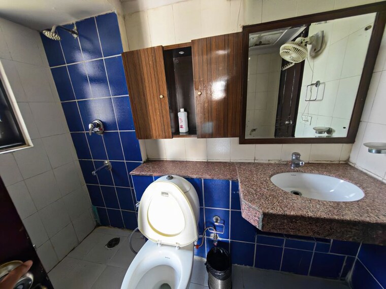 Bathroom, bptp-freedom-park-life 3 Bedroom 2250 Sq.Ft. Apartment In Sector 57 Gurgaon 10485334