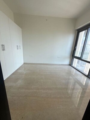 Room in 4 BHK Apartment at Piramal Mahalaxmi, Mahalaxmi – for Rent