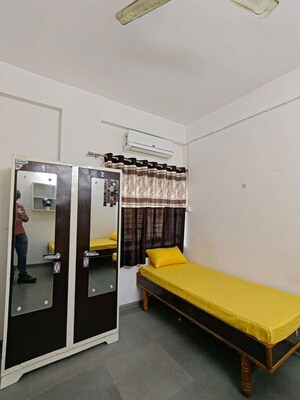 Room in  Pg at Nandanvan – for Rent