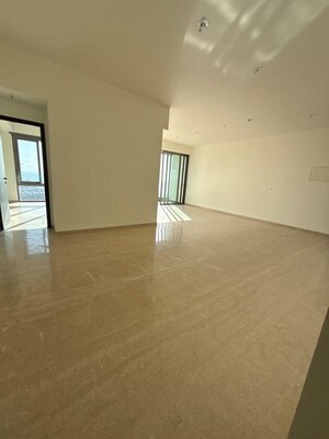 Room in  Office Space at Piramal Mahalaxmi, Mahalaxmi – for Rent