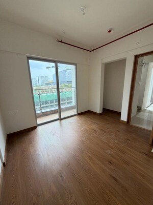 Room in 2 BHK Apartment at Gera Planet Of Joy, Kharadi – for Rent