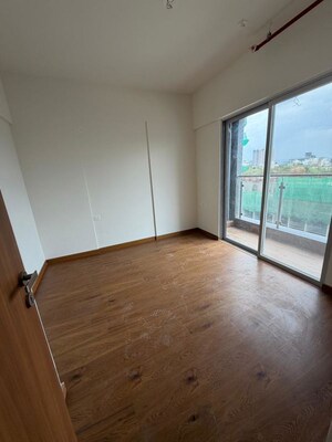 Room in 2 BHK Apartment at Gera Planet Of Joy, Kharadi – for Rent