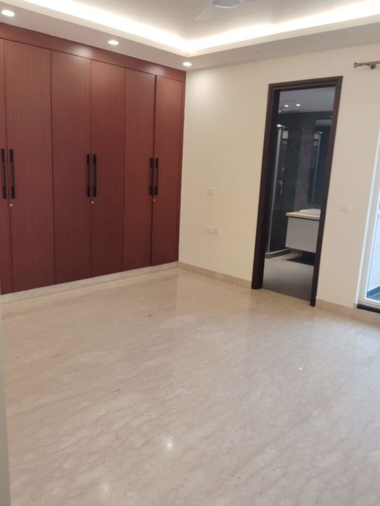 Room, safdarjung enclave 4 Bedroom 2400 Sq.Ft. Builder Floor In Safdarjung Enclave Delhi 10485483