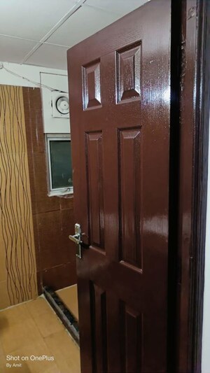 Bathroom in 3 BHK Apartment at Wave Amore, Sector 32 – for Rent