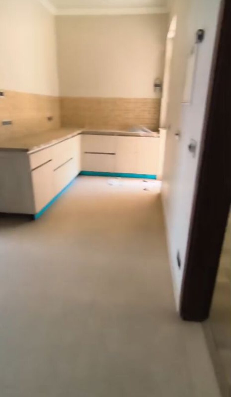 Room, sohna sector 35 2.5 Bedroom 2000 Sq.Ft. Builder Floor In Sohna Sector 35 Gurgaon 10485503