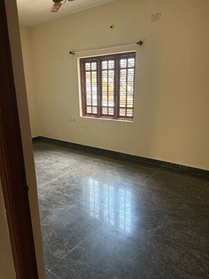 Room in 2 BHK Builder Floor at Akshya Nagar – for Rent
