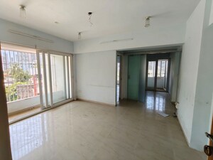Room in 2 BHK Apartment at Landmark Building, Worli – for Rent