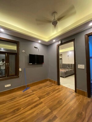 Parking in 2 BHK Builder Floor at Saket – for Rent