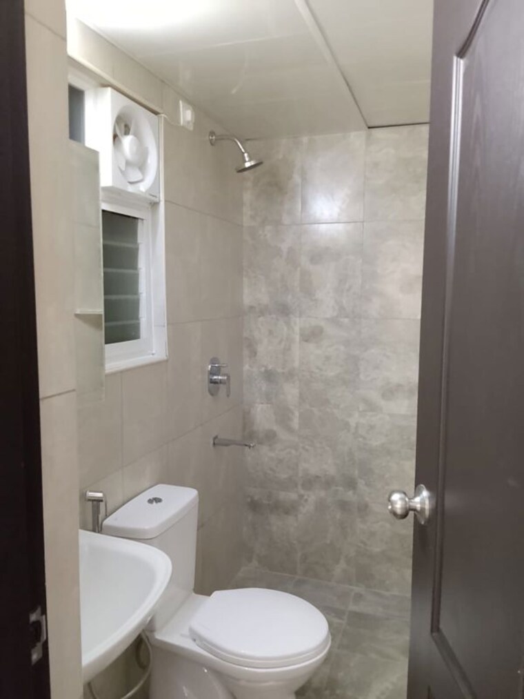 Bathroom, shriram-wyt-field 2 Bedroom 1000 Sq.Ft. Apartment In Budigere Bangalore 10485594
